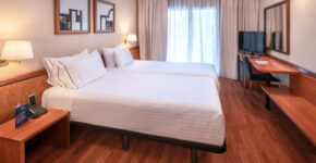 15-Habitación-Twin-con-parquet-1-2-700×400 15-Habitación-Twin-con-parquet-1-2-700x400